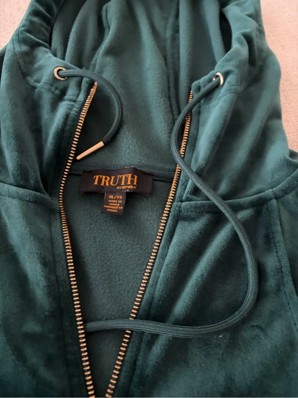 Truth velour hunter